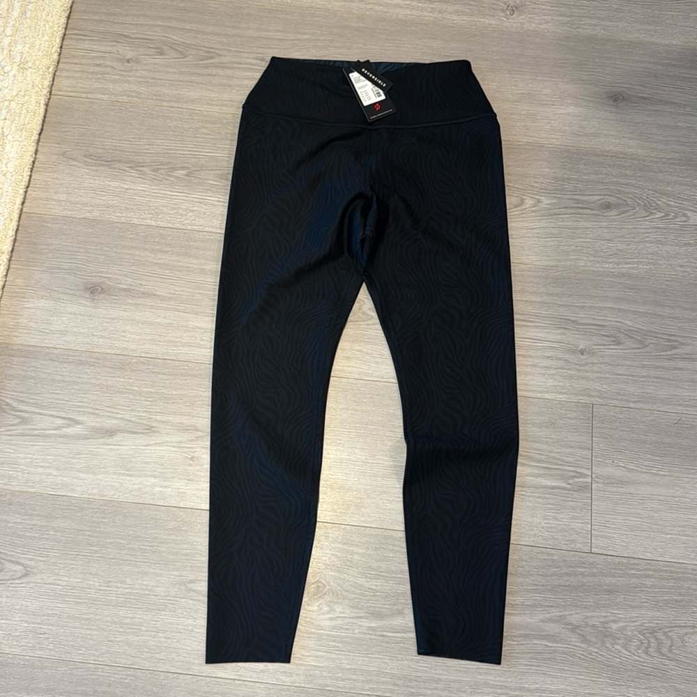 NWT peloton cadent reversible leggings medium